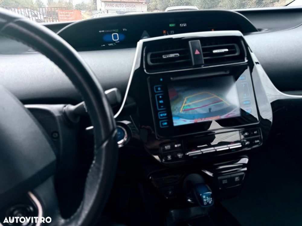 Toyota Prius 1.8 HSD Exclusive Plus - 21