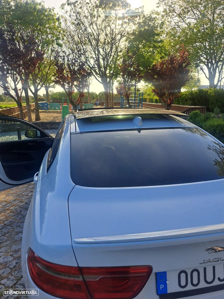 Jaguar XE 2.0 D R-Sport Aut. - 2