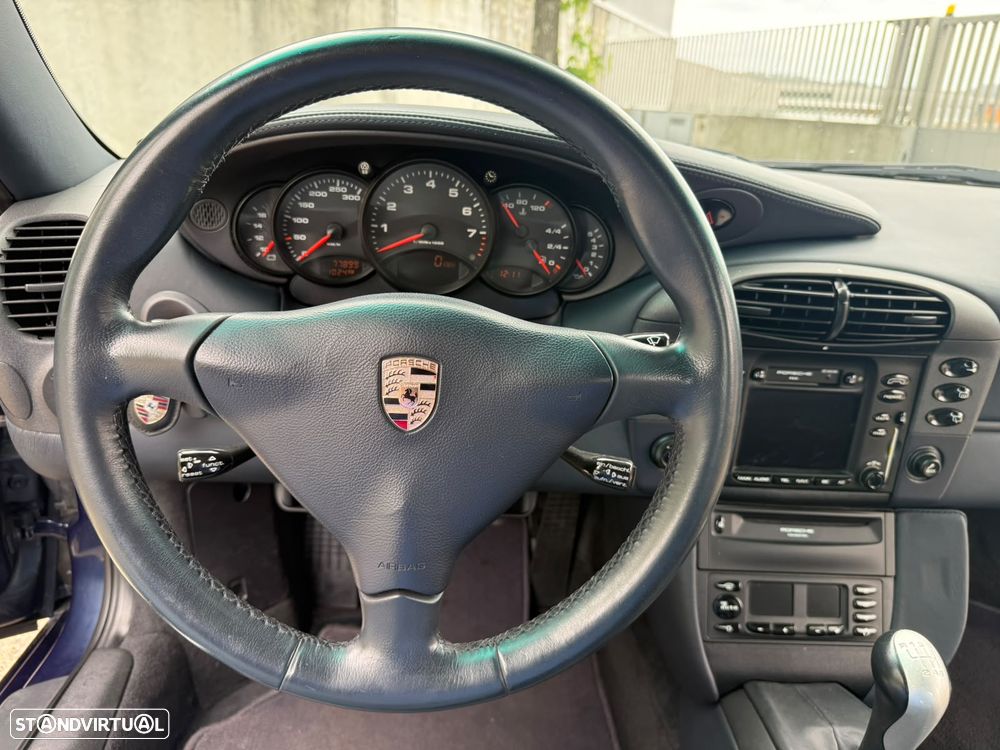 Porsche 911 (996) Carrera 4 Coupé - 10