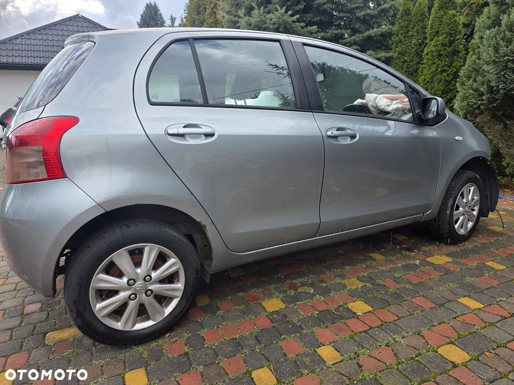 Toyota Yaris 1.3 VVT-i Sol - 11
