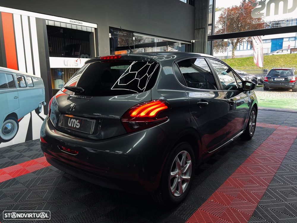 Peugeot 208 1.2 VTi SE Style - 5