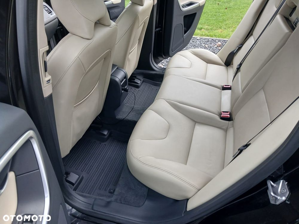 Volvo XC 60 - 21