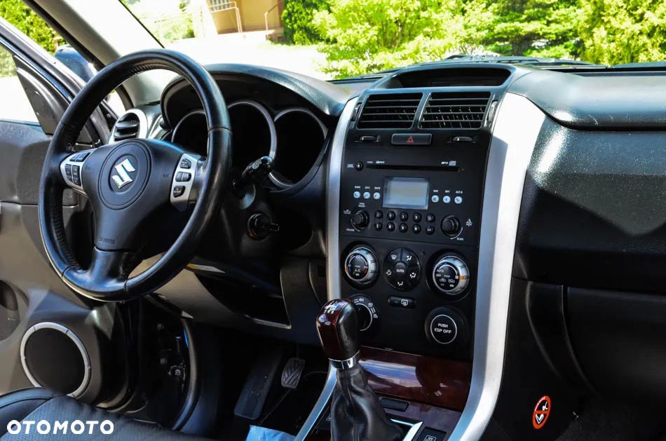 Suzuki Grand Vitara 2.0 De luxe - 36