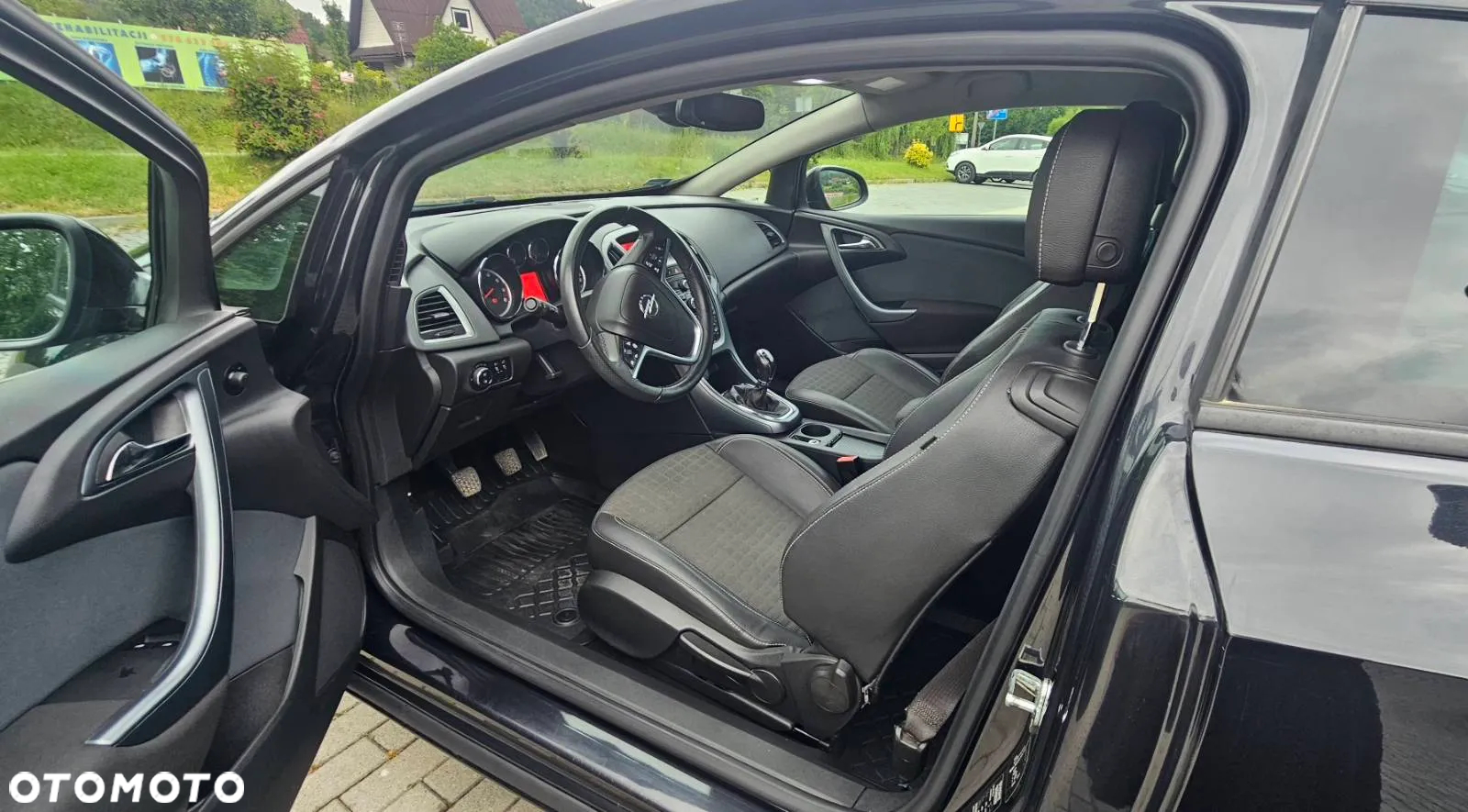 Opel Astra GTC 1.6 Turbo Edition - 7