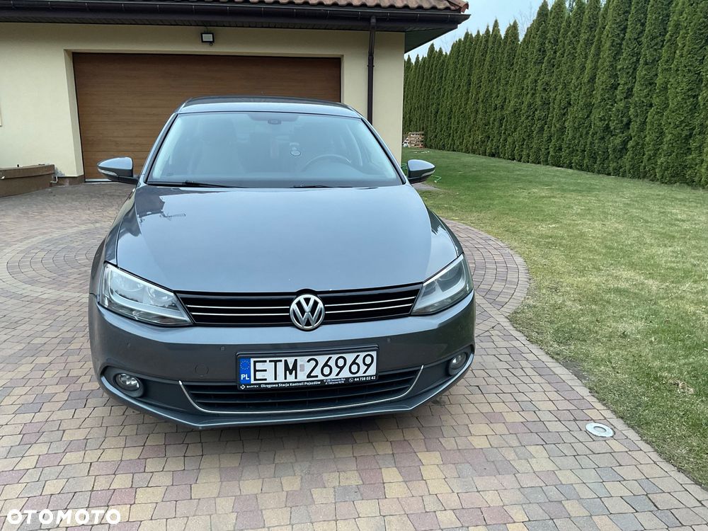 Volkswagen Jetta 1.6 TDI Highline - 2