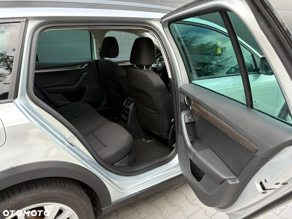 Skoda Octavia 2.0 TDI (Green tec) 4x4 Ambition - 31