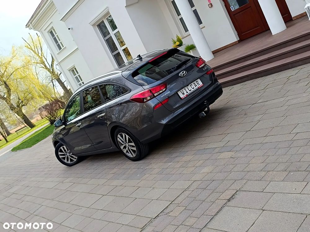 Hyundai i30 blue Kombi 1.6 CRDi Style - 39