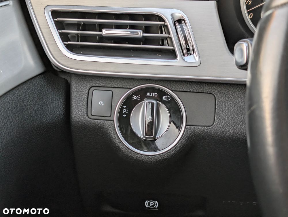 Mercedes-Benz Klasa E 200 7G-TRONIC - 19