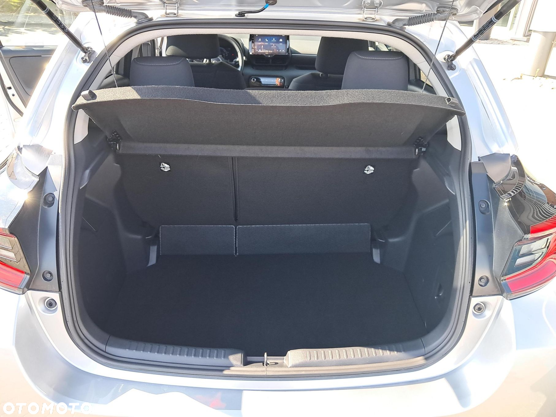 Toyota Yaris Hybrid 1.5 Style - 16