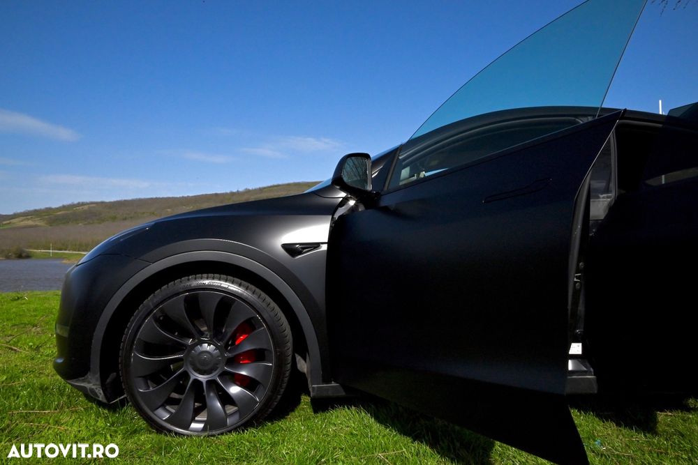 Tesla Model Y Performance - 10