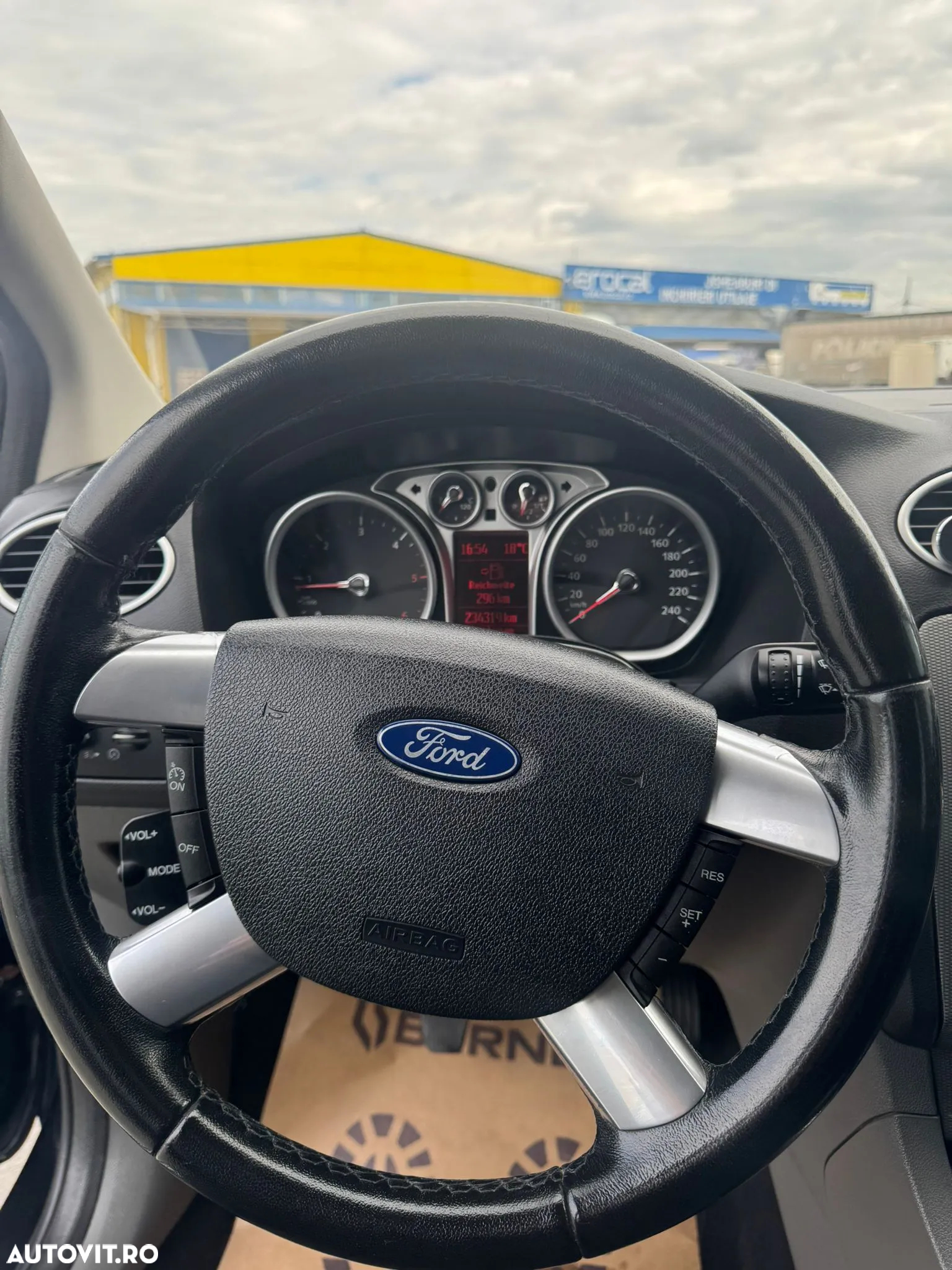 Ford Focus 1.6 TDCi DPF Titanium - 9