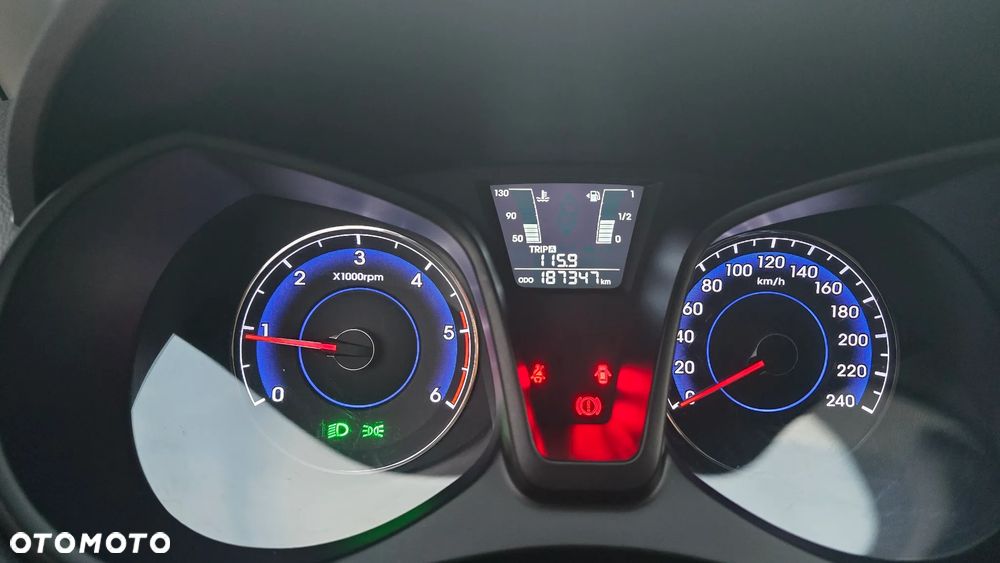 Hyundai ix20 1.6 CRDi blue Trend - 17