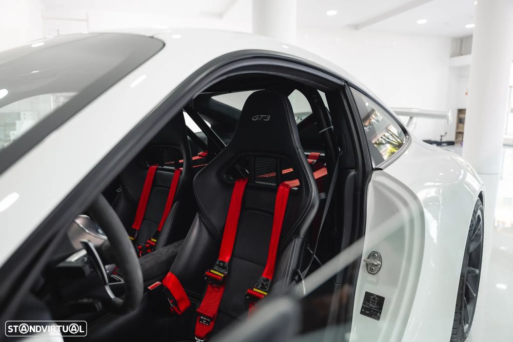 Porsche 911 Série F - 26