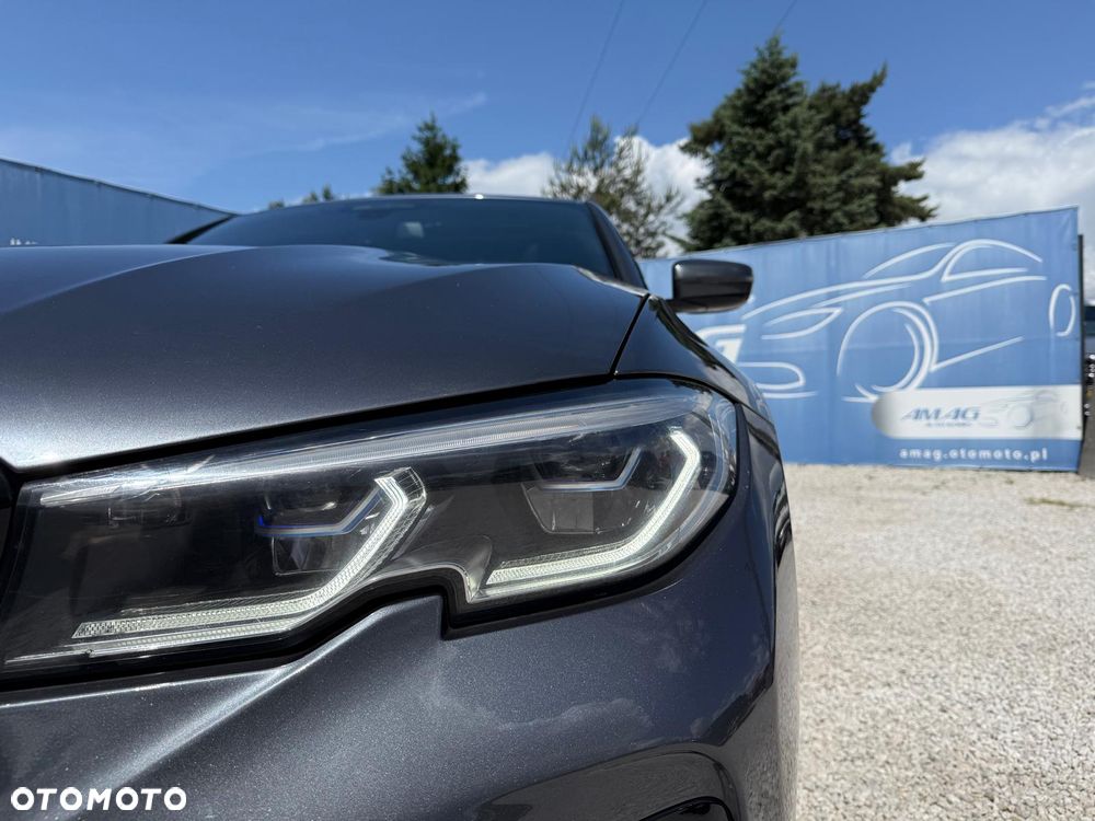 BMW Seria 3 330e M Sport - 10
