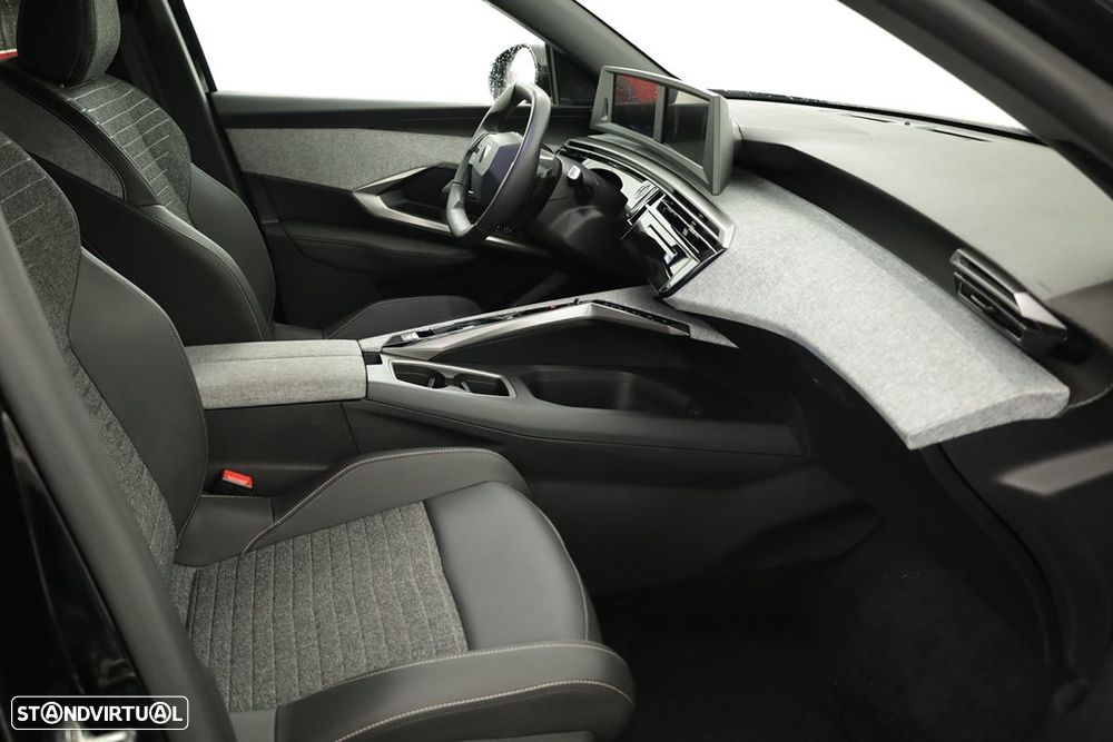 Peugeot 3008 1.2 Hybrid Allure e-DCS6 - 19