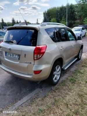 Toyota RAV4 - 7