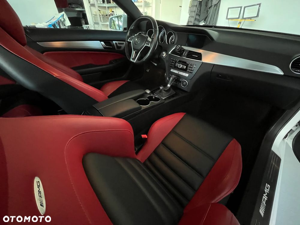 Mercedes-Benz Klasa C 63 AMG Coupe AMG SPEEDSHIFT MCT AMG Performance Package - 5