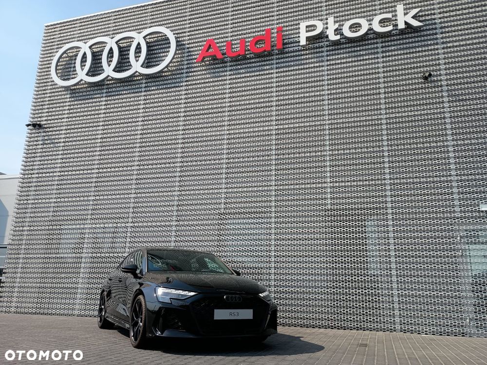 Audi RS3 Limousine - 1