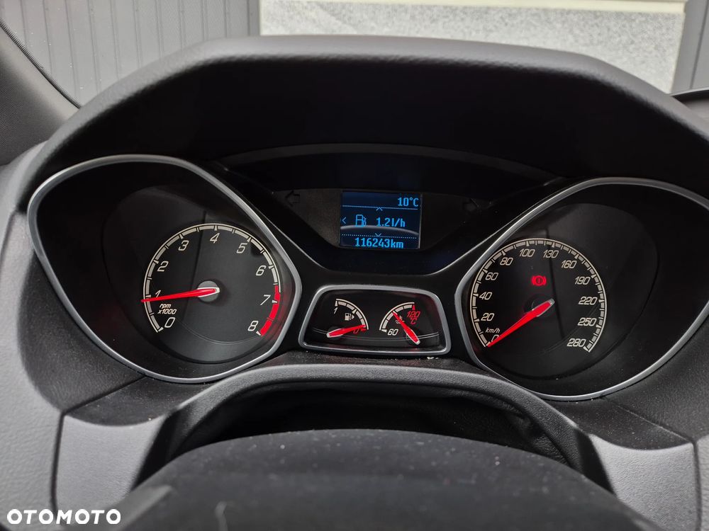 Ford Focus - 8