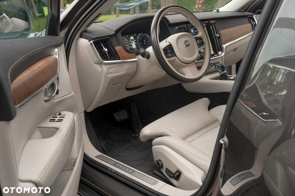 Volvo S90 D4 Inscription - 28