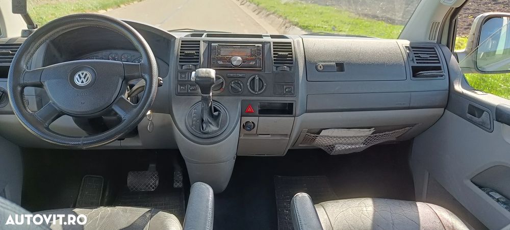 Volkswagen Caravelle - 7