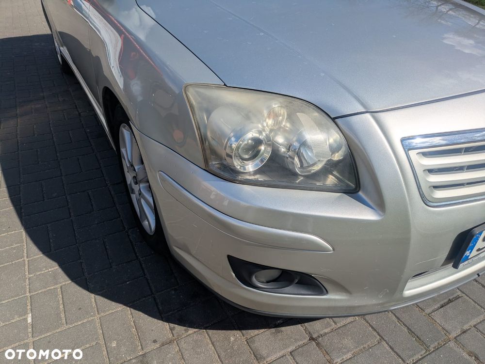 Toyota Avensis 1.8 VVT-i Luna - 4