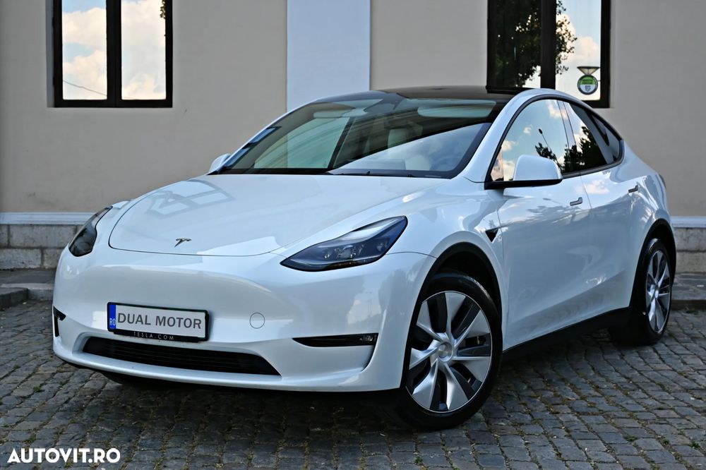 Tesla Model Y AWD Performance - 1