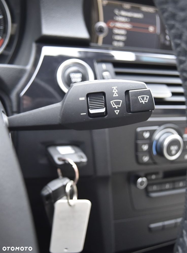 BMW Seria 3 325i xDrive Edition Exclusive - 32