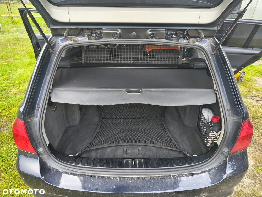 BMW Seria 3 318d DPF - 33