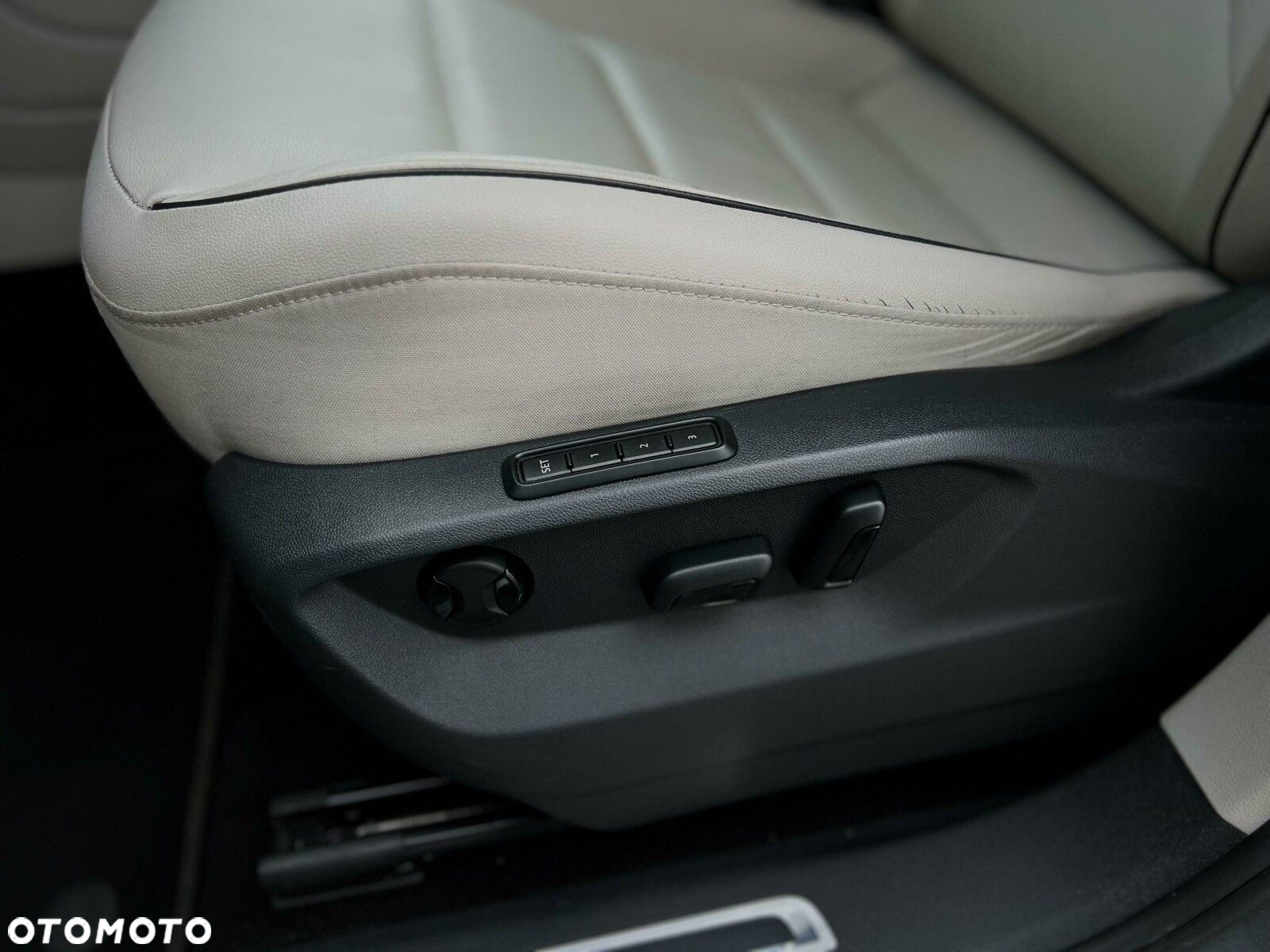 Volkswagen Tiguan Allspace 2.0 TSI 4Mot Highline DSG 7os - 18
