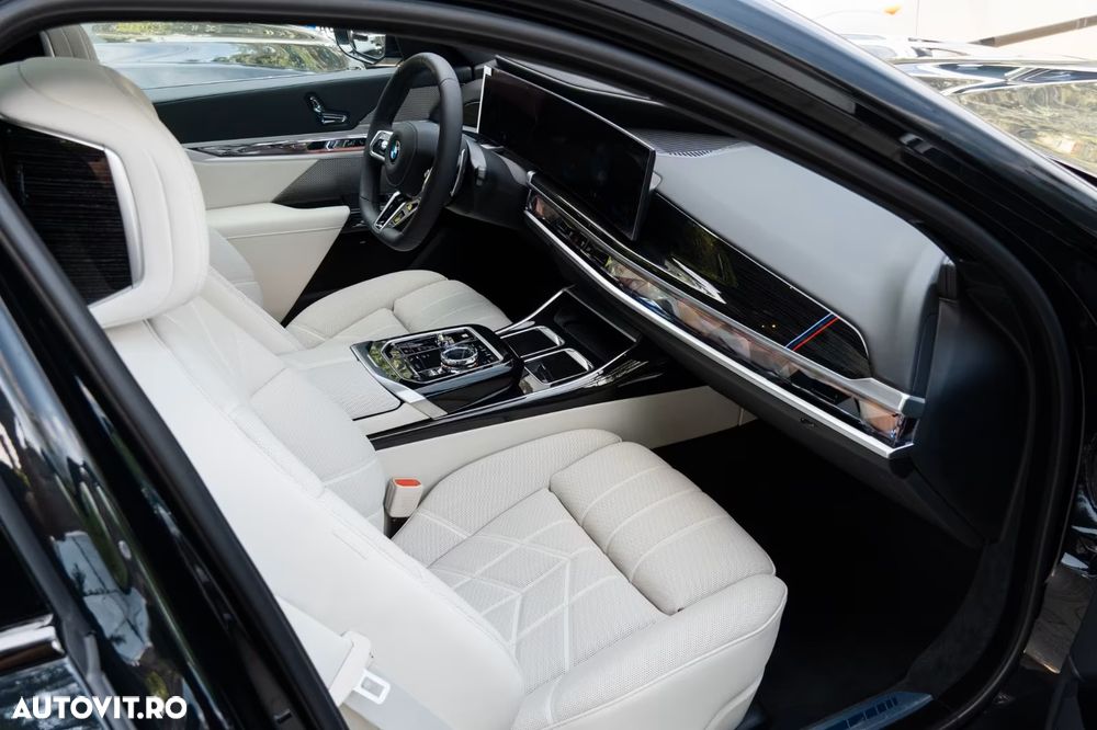 BMW Seria 7 740d xDrive - 29