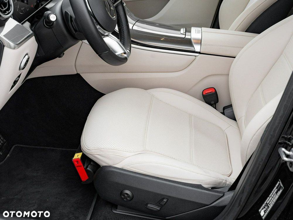 Mercedes-Benz GLC - 13