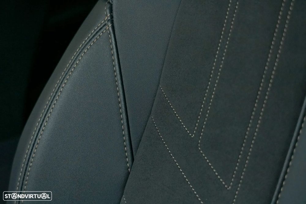 Peugeot 3008 1.6 Hybrid4 GT e-EAT8 - 20