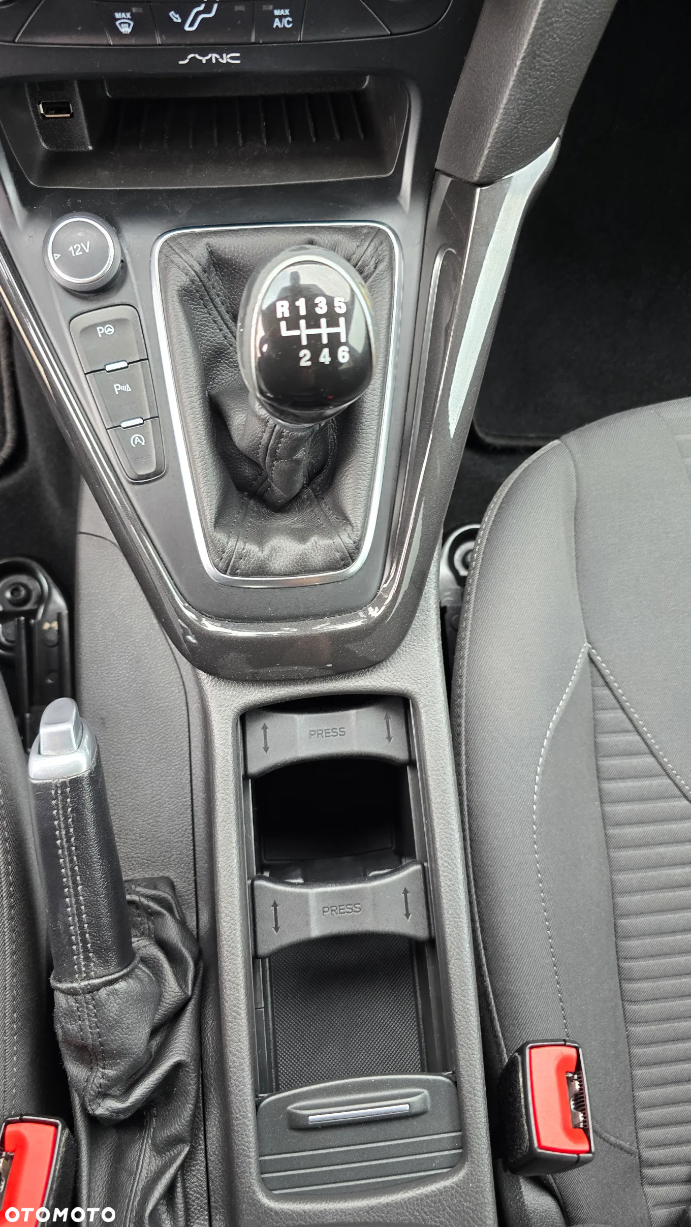 Ford Focus 2.0 TDCi Titanium ASS - 34