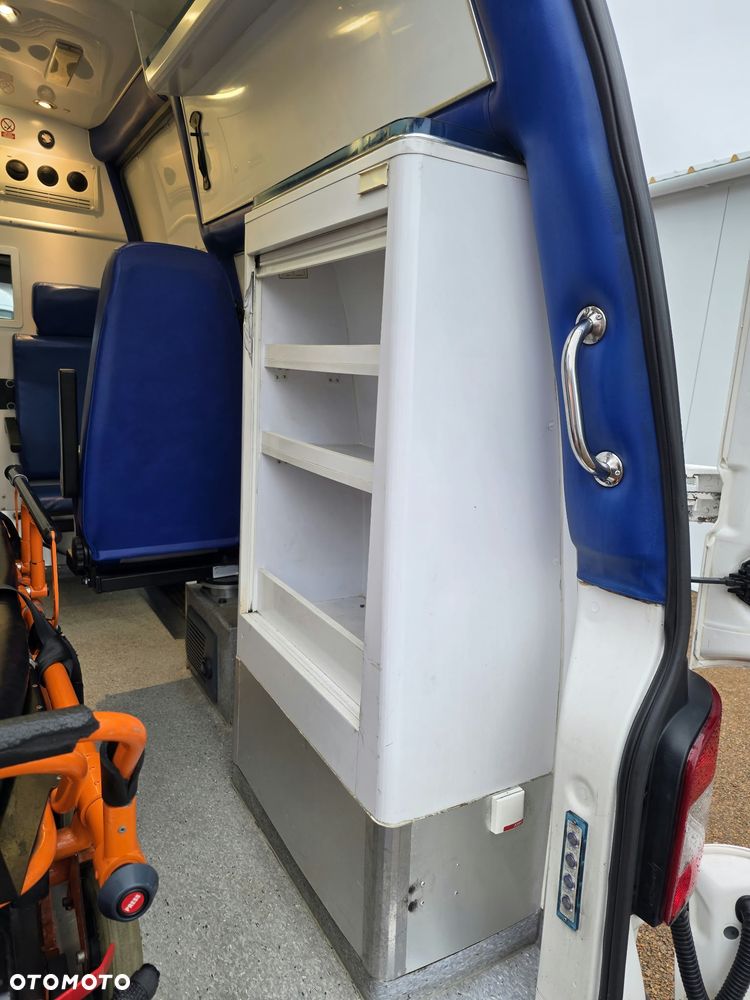 Volkswagen Transporter AUTO-FORM Ambulans Karetka - 27