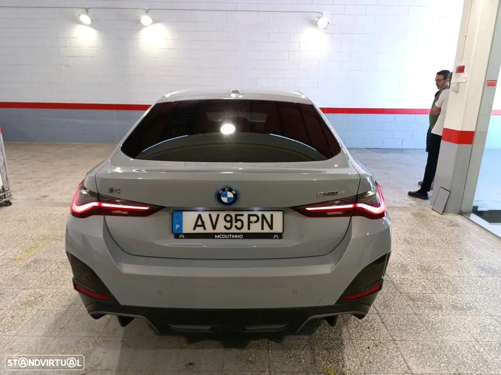 BMW i4 eDrive40 Desportiva M - 6