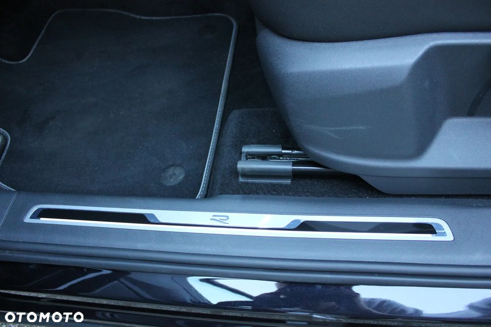 Volkswagen Tiguan - 11