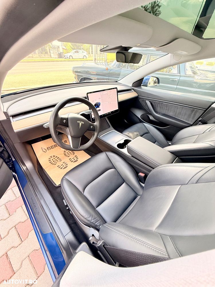 Tesla Model 3 - 5