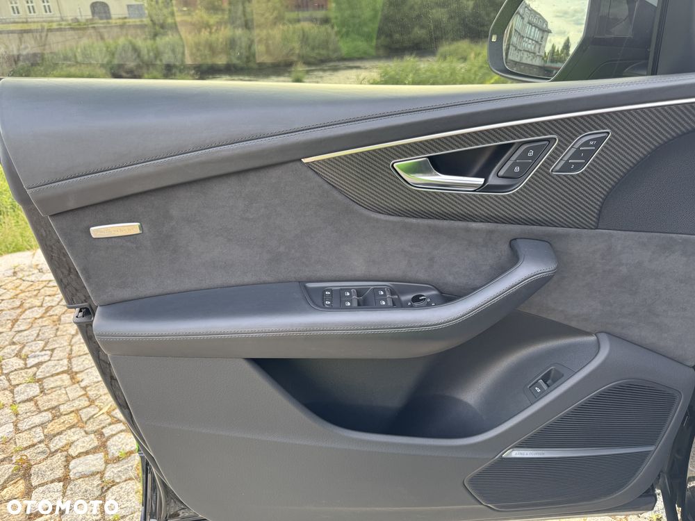 Audi RS Q8 TFSI quattro tiptronic - 13