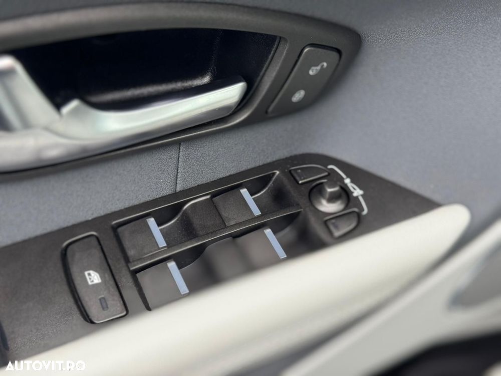 Land Rover Range Rover Evoque - 13