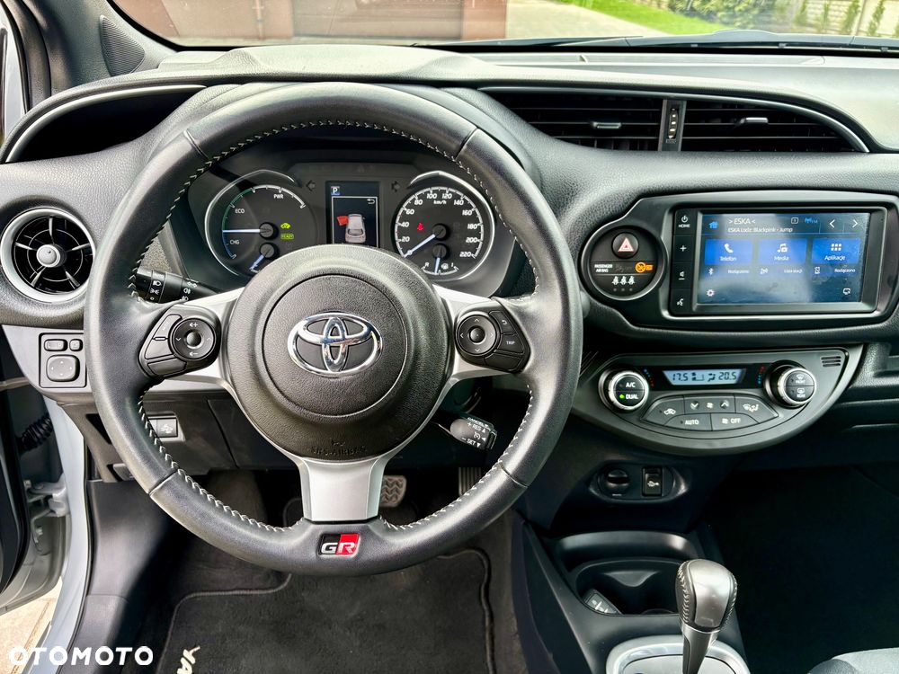 Toyota Yaris Hybrid 100 GR Sport - 17