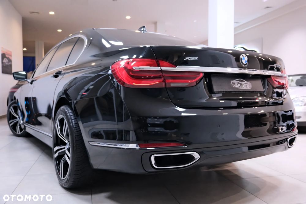 BMW Seria 7 750Li xDrive - 10