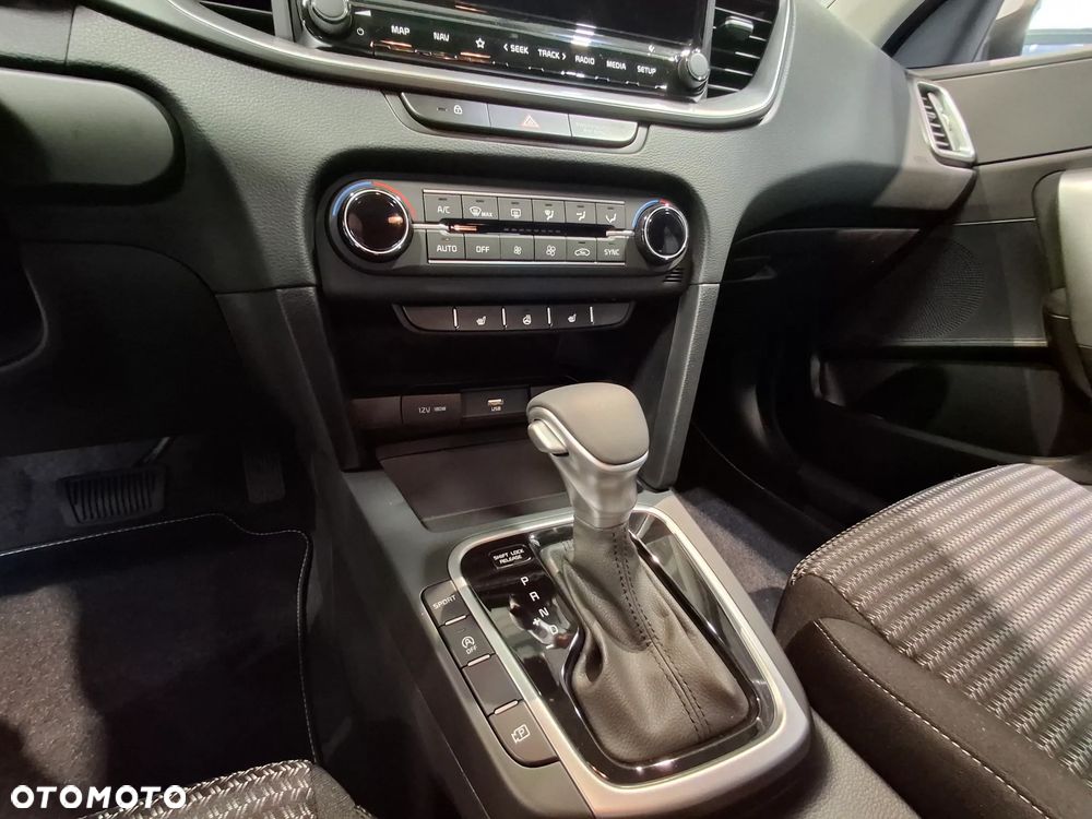 Kia XCeed 1.6 T-GDI M DCT - 18