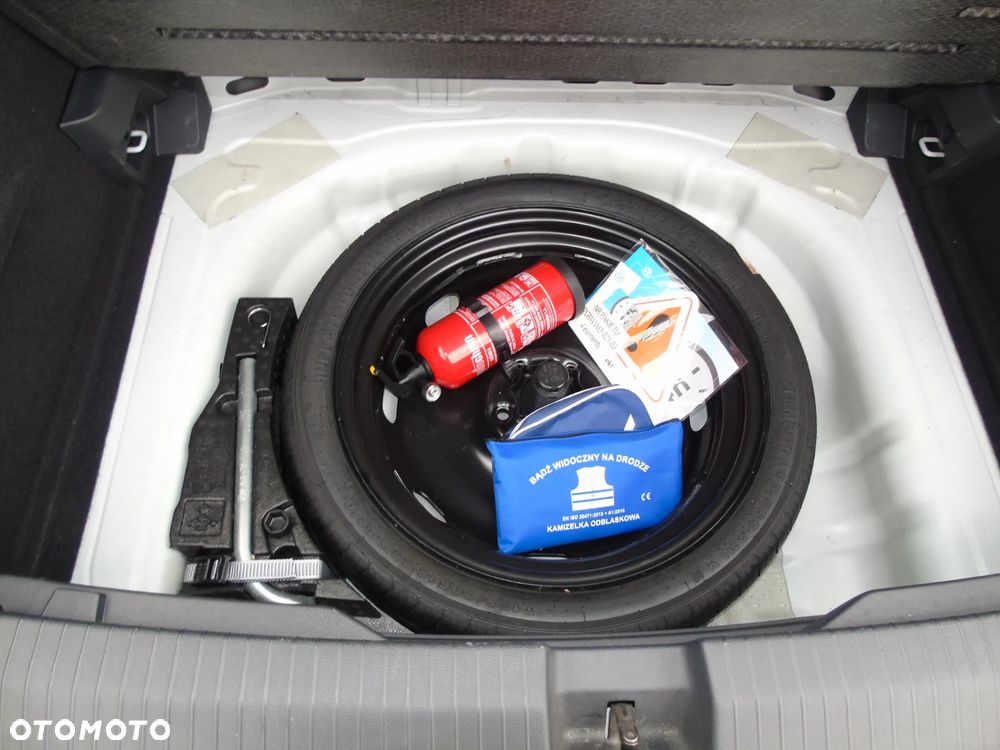 Volkswagen T-Roc - 12