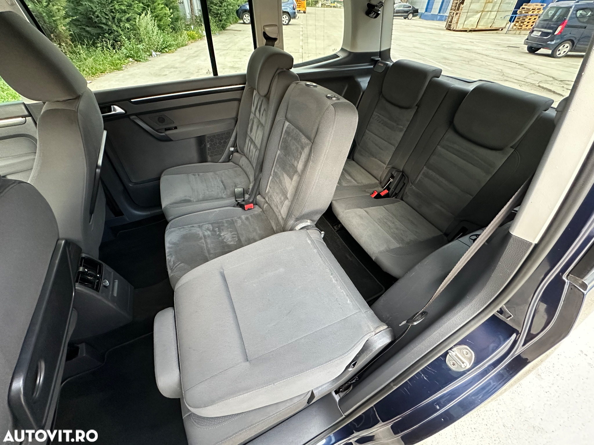 Volkswagen Touran 2.0 TDI DPF Highline - 11