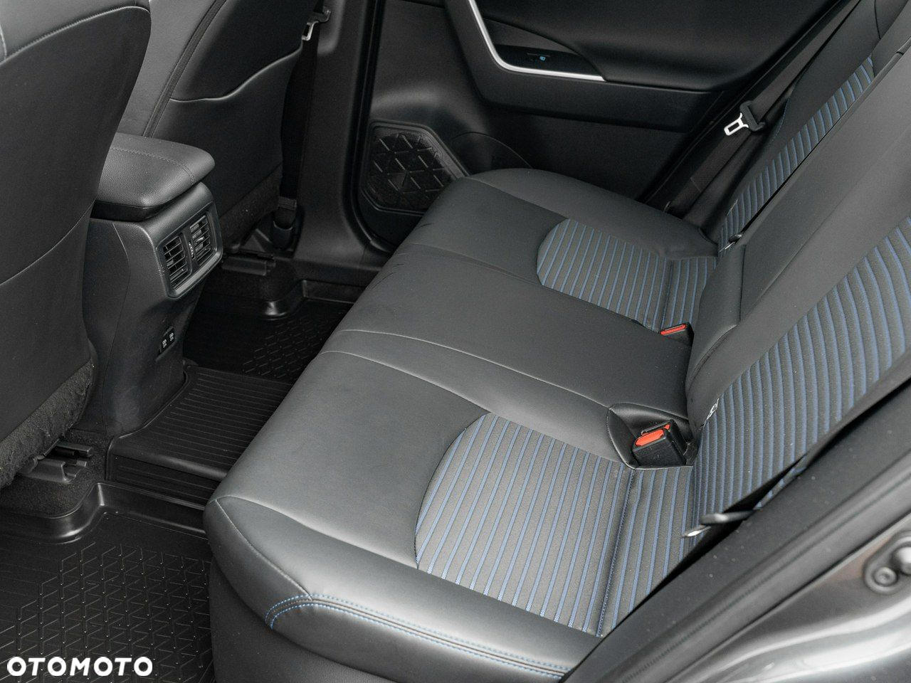 Toyota RAV4 - 28
