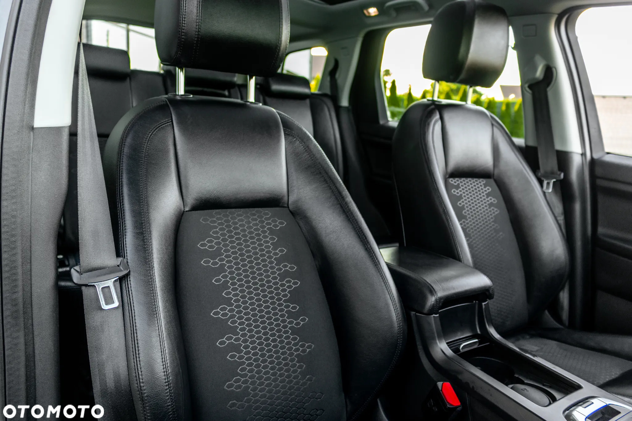 Land Rover Discovery Sport 2.0 TD4 HSE Luxury - 38