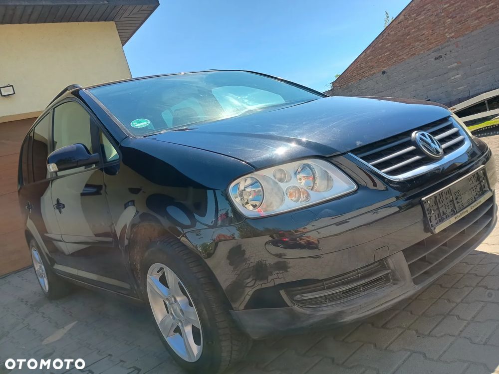 Volkswagen Touran - 10