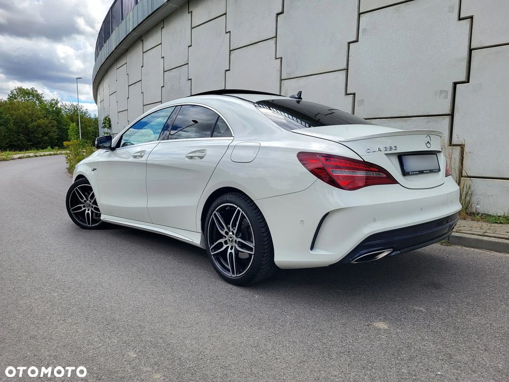 Mercedes-Benz CLA 250 4Matic 7G-DCT AMG Line - 6