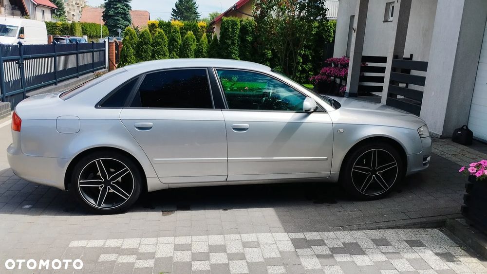 Audi A4 Limousine - 18